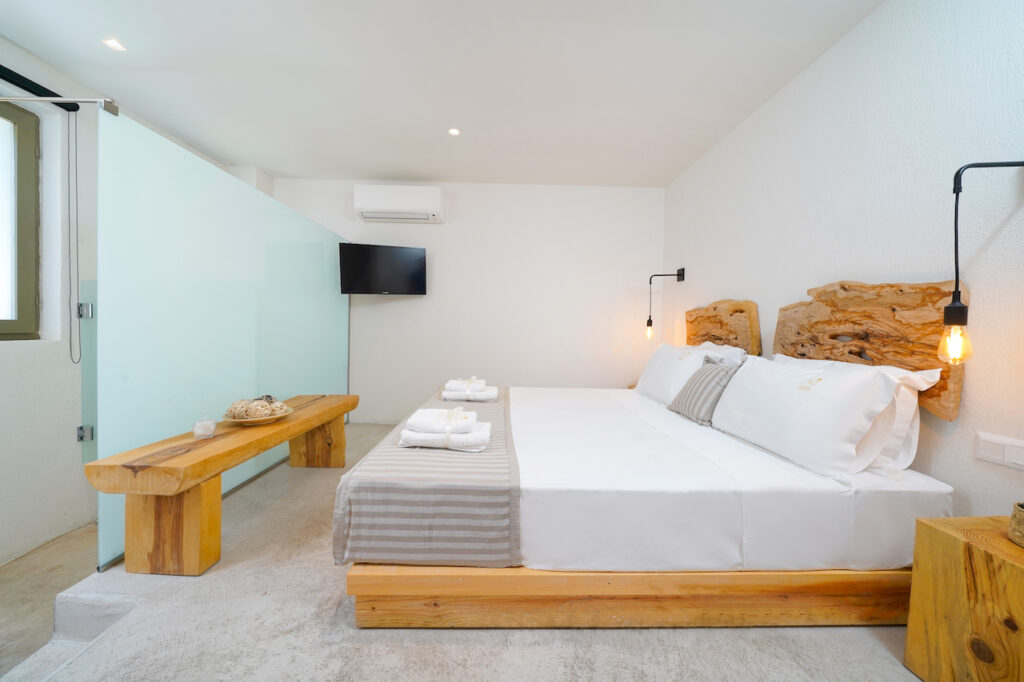Meli Suites | Deluxe Room